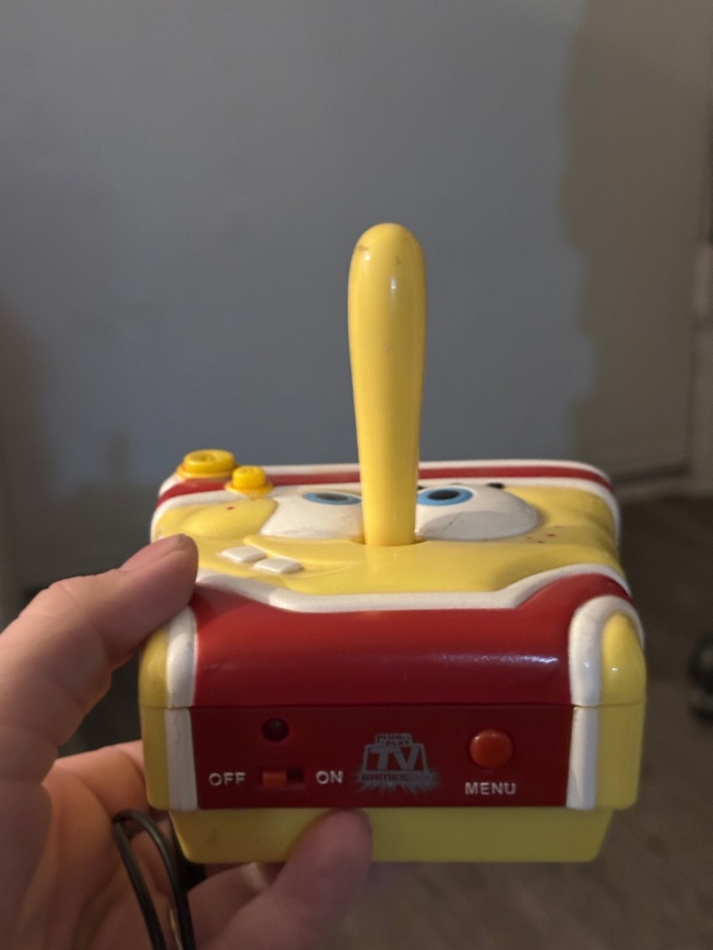 SpongeBob Plug-In AV Game Console - Yellow & Red - Picture 4 of 5